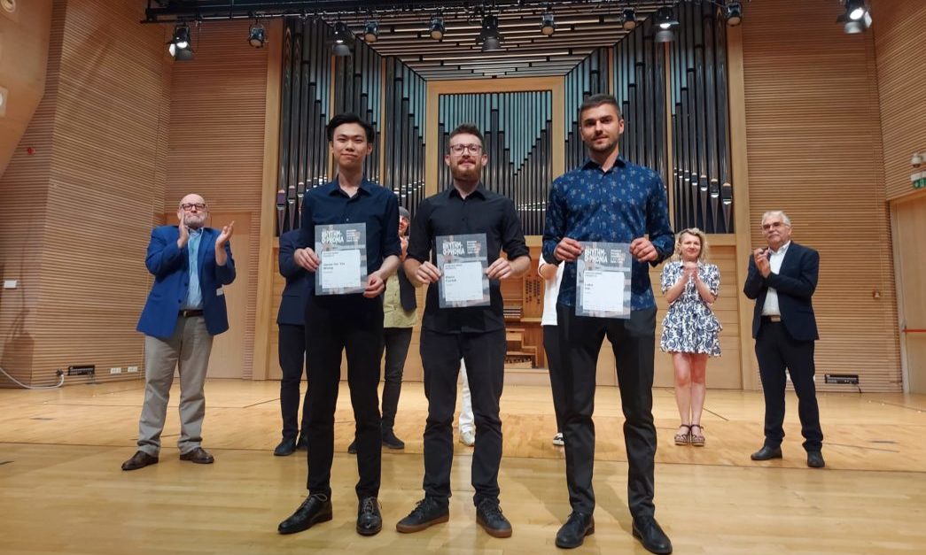 Jason Ho Yin Wong with winning certificate