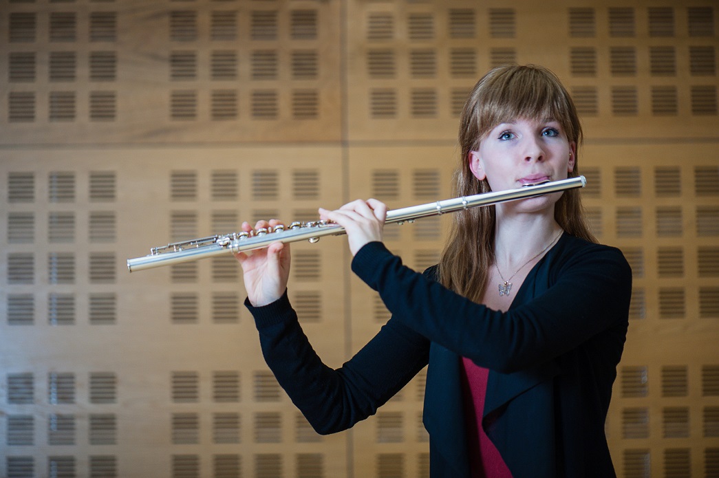 Pola Kompf, Flute
