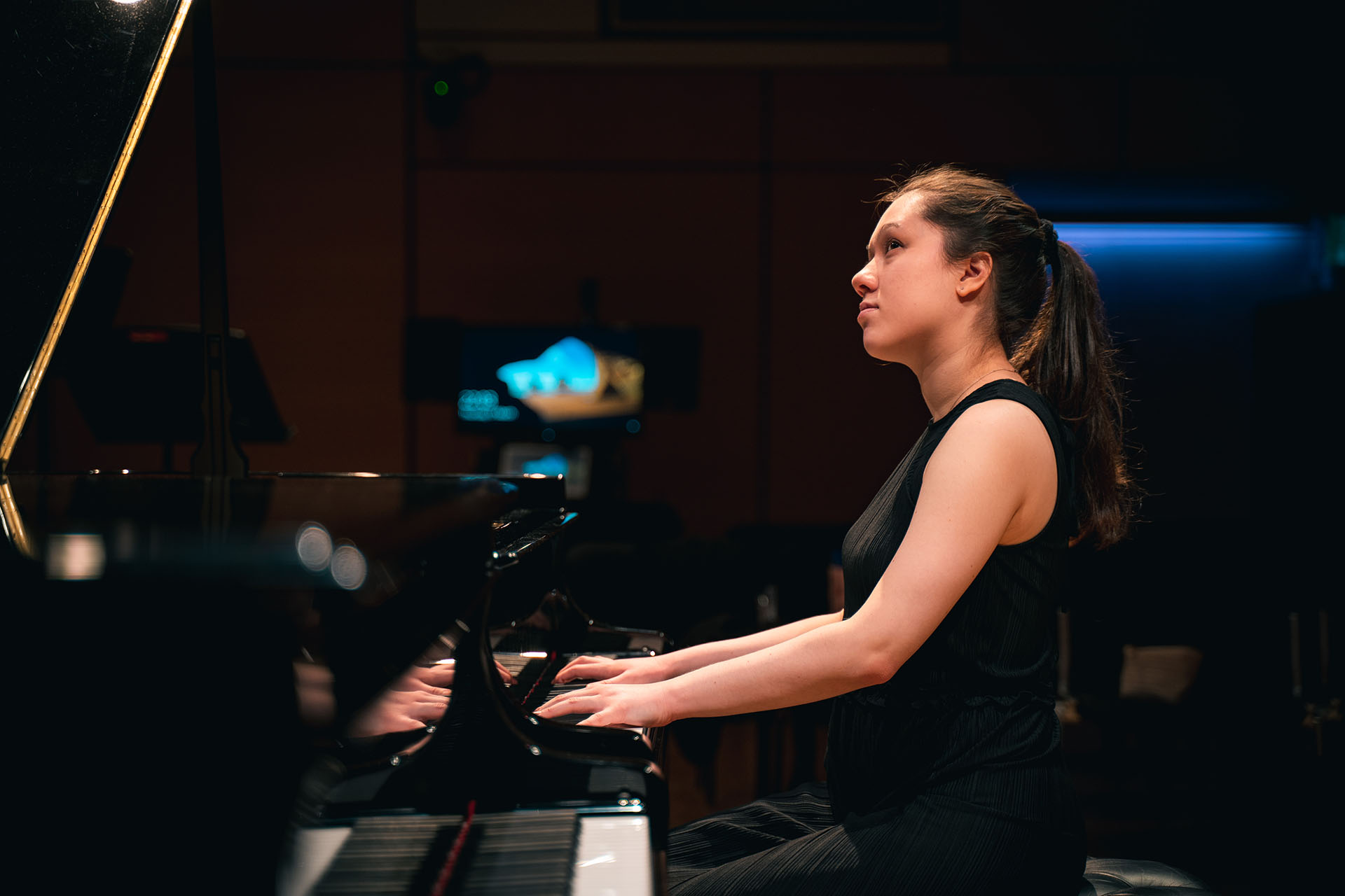 Tiffany Buxton playing the piano