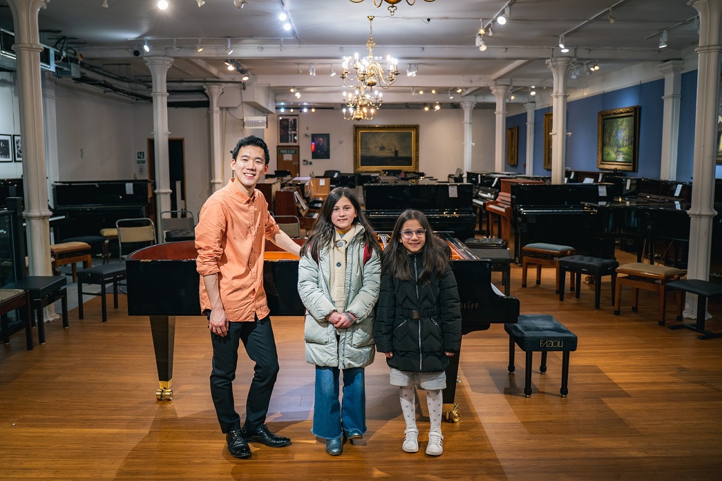 Victor Lim and students from Olympias Music Foundation