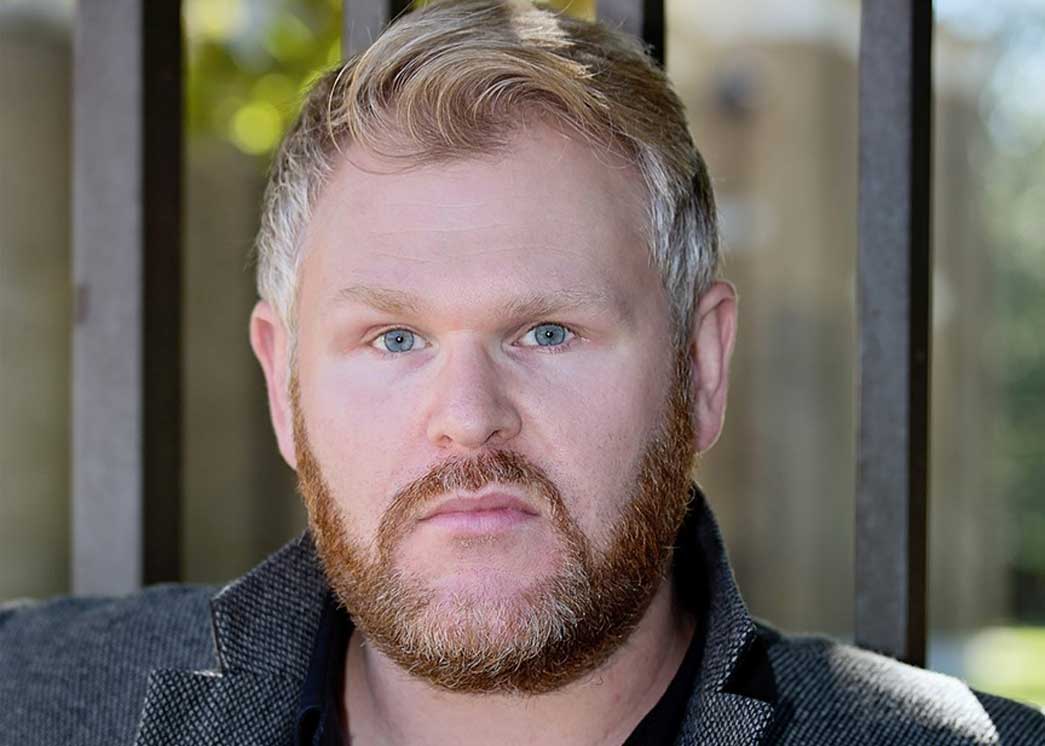 Portrait photo of Chris Turner